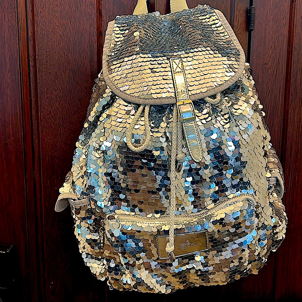 BREATHTAKING 👀Joan Boyce ⭐️Rare⭐️ Silver Sequin Backpack